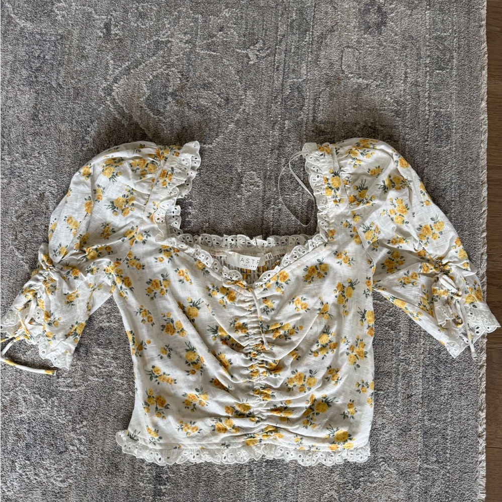 ASTR floral top - Picture 2 of 8